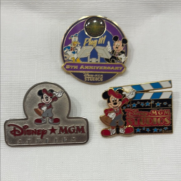 Disney MGM Studios Mickey Mouse Pin Set - Vintage and Rare Pins - Picture 1 of 4
